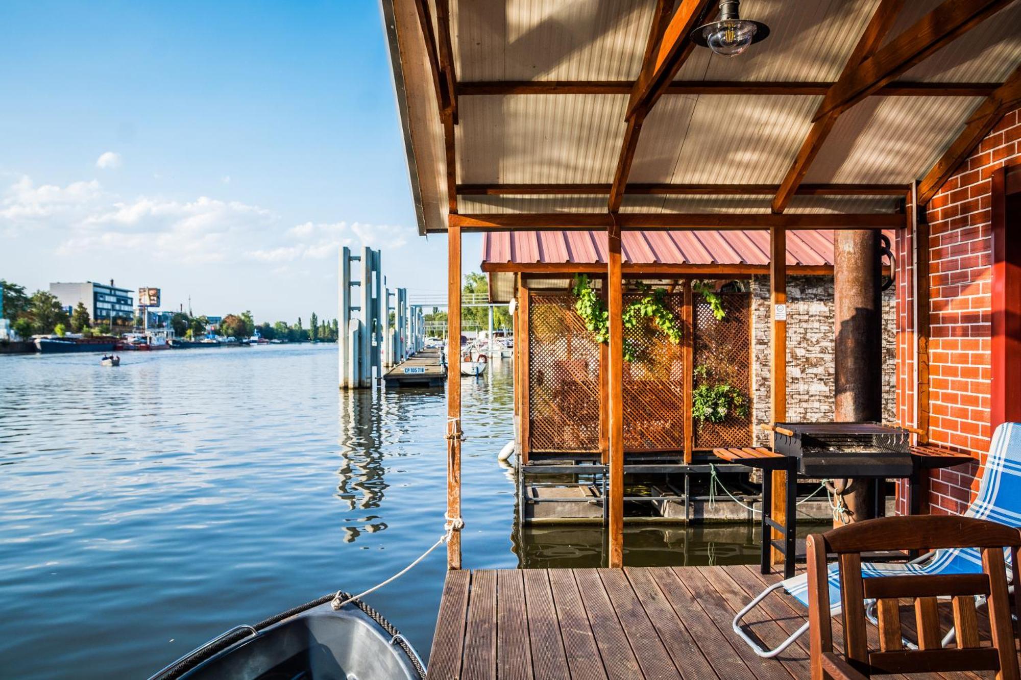 Houseboat Benjamin - Houseboats Benjamin & Franklin Otel Prag Dış mekan fotoğraf
